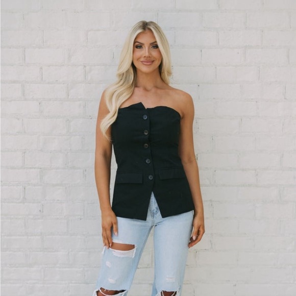 Strapless button up top - Picture 2 of 3